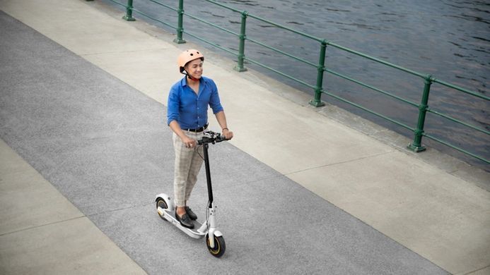 Електросамокат Segway-Ninebot MAX G30LE