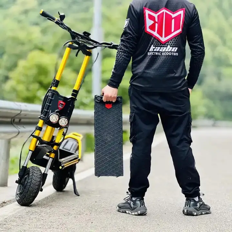 Полноприводный электросамокат Kaabo Wolf King GTR 72v 35Ah LG Gold