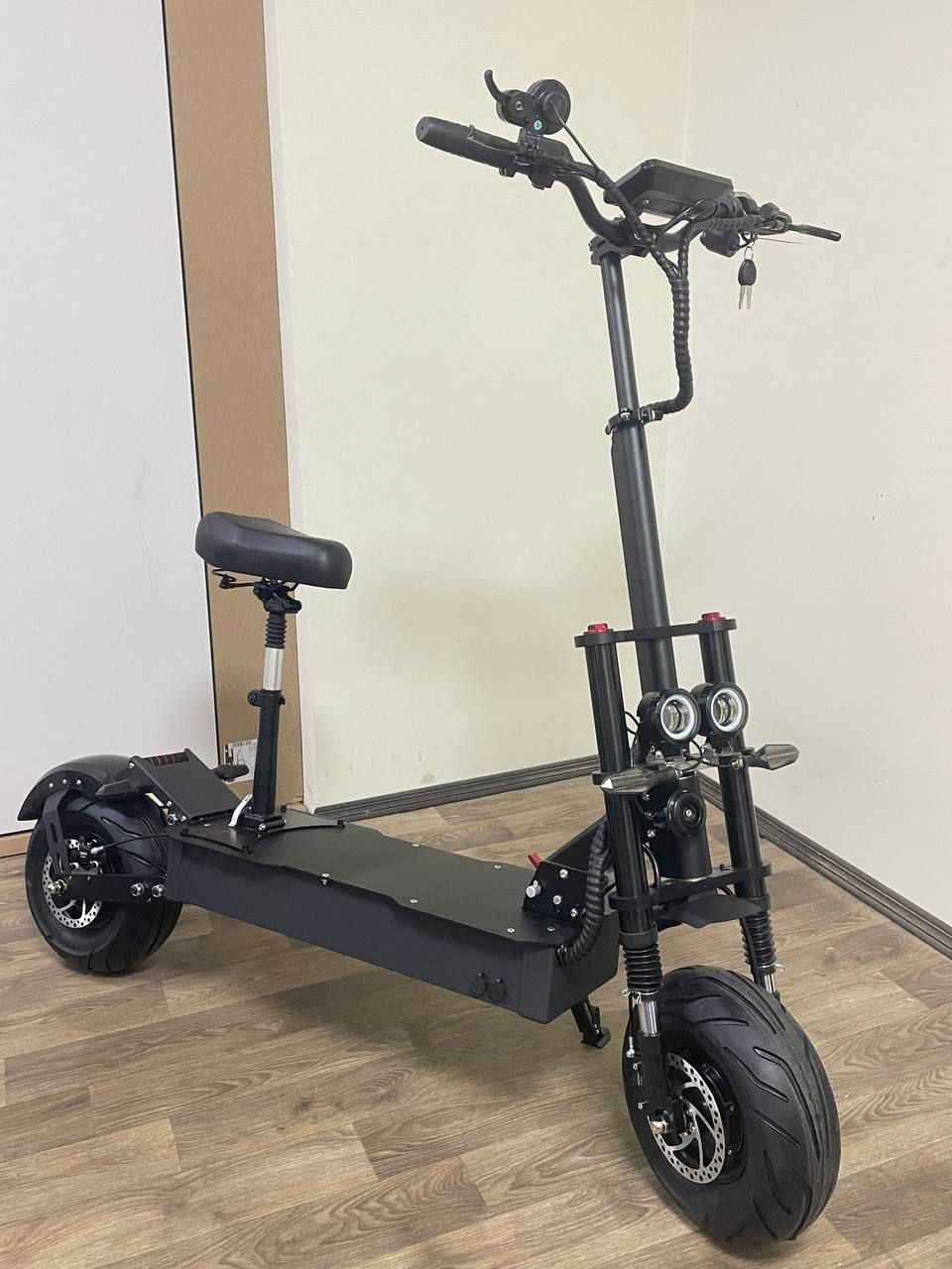 トモ様 Полноприводный электросамокат ZonDoo Limousine 8000w 60v 60ah